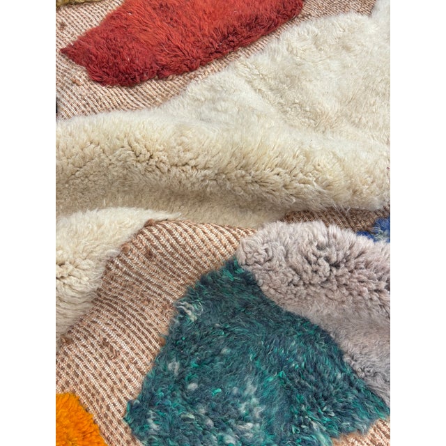 Moroccan Mrirt Rug in Handwoven Abstract Wool, 2010s For Sale - Image 10 of 13