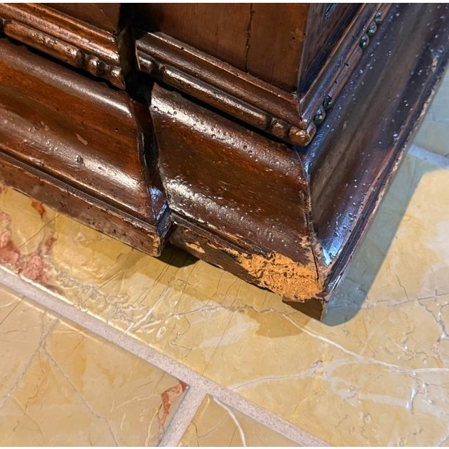 Late 19th Century Antique Italian Renaissance Revival Walnut Wood Lettuccio Hall Bench For Sale - Image 5 of 13