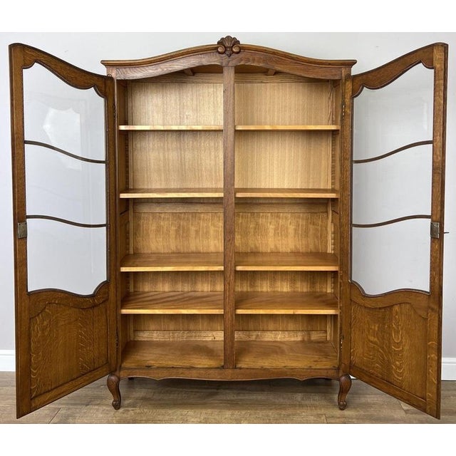 Vintage French Louis XIV Style Display Cabinet in Oak For Sale - Image 10 of 11