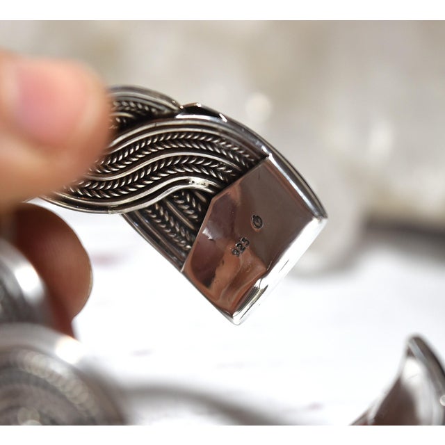 Late 20th Century Wide Woven Flexible Sterling Silver Cuff Bracelet For Sale - Image 9 of 17