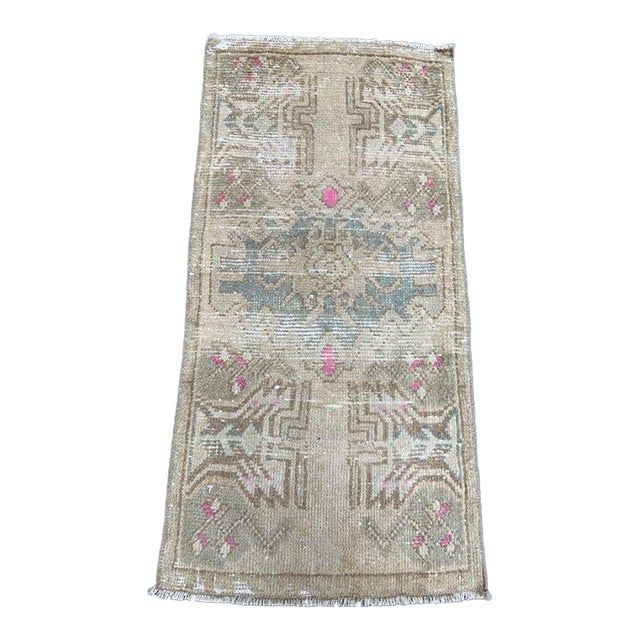 Turkish Yastik Rug 1'5" x 2'10" For Sale