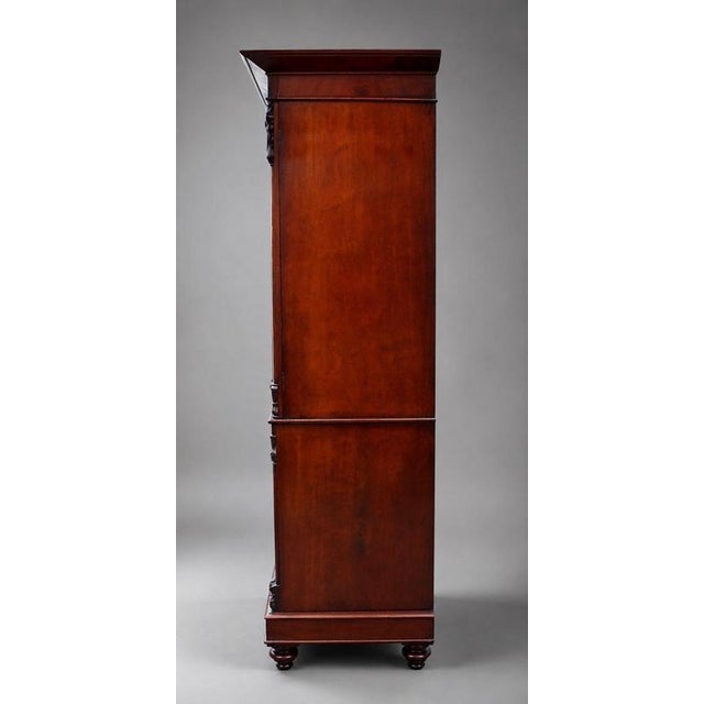 Gold William IV Flame Mahogany Linen Press, 1830 For Sale - Image 8 of 9