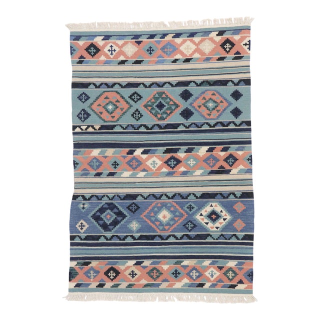 Vintage Persian Shiraz Kilim Rug, 04'01 X 06'01 For Sale