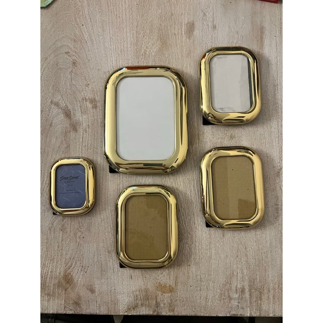 Mid-Century Modern Mid-Century Modern High-Shine Brass "Bubble Edge" Tabletop Photo Frames - Set of 5 For Sale - Image 3 of 6