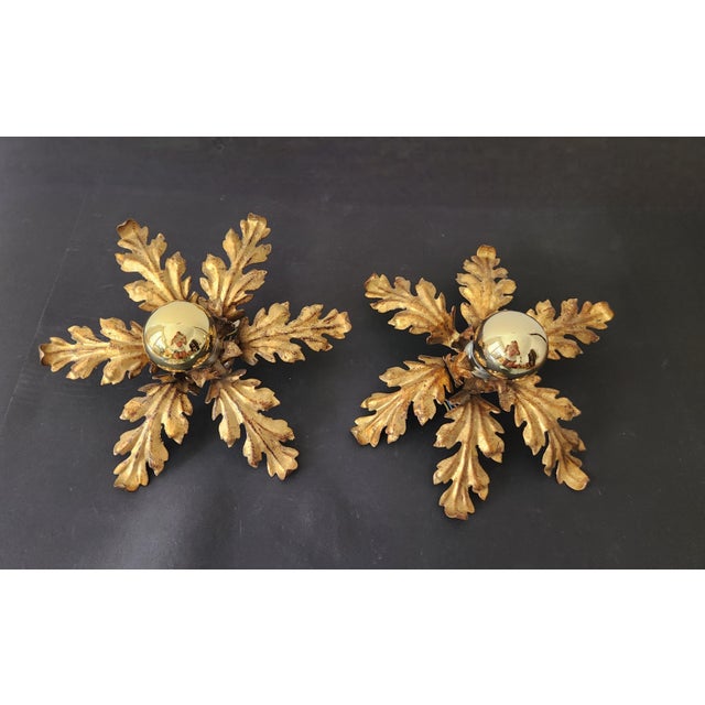 1970s Hollywood Regency Florentine Flower-Shaped Gilt Flush Mount with Hand-Forged, Floral, Gilded with Gold Leaf in the style of Hans Kögl, Italy, 1960s For Sale - Image 5 of 18