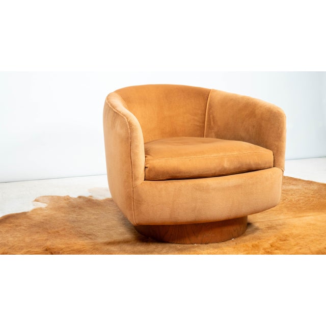 Mid-Century Modern 1970s Milo Baughman for Thayer Coggin Attr. Swivel and Tilt Chair, Unmarked For Sale - Image 3 of 14