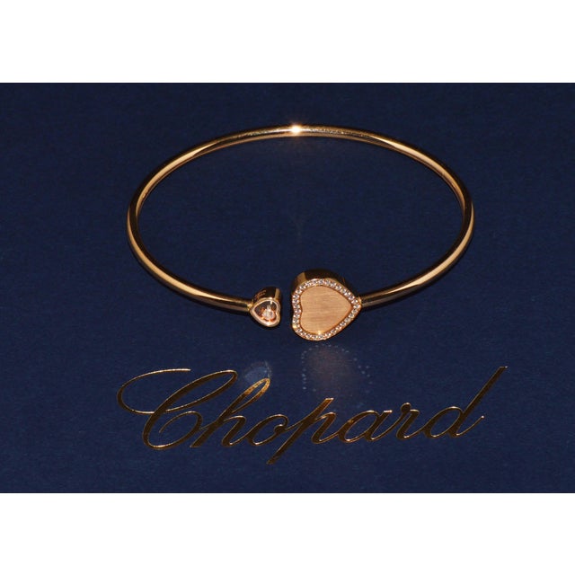 This exceptional Chopard Happy Hearts James Bond 007 Limited Edition bracelet is a beautiful expression of Swiss luxury,...