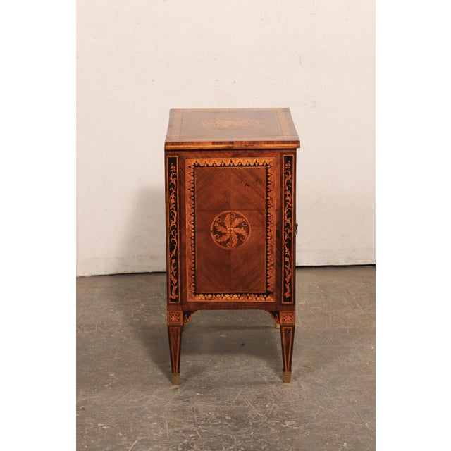 Early 19th Century Italian Comodino w/Foliate Motif Marquetry For Sale - Image 11 of 12