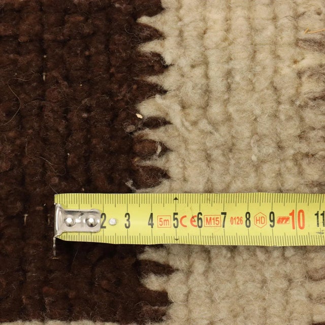 Vintage Rug in Wool For Sale - Image 10 of 11