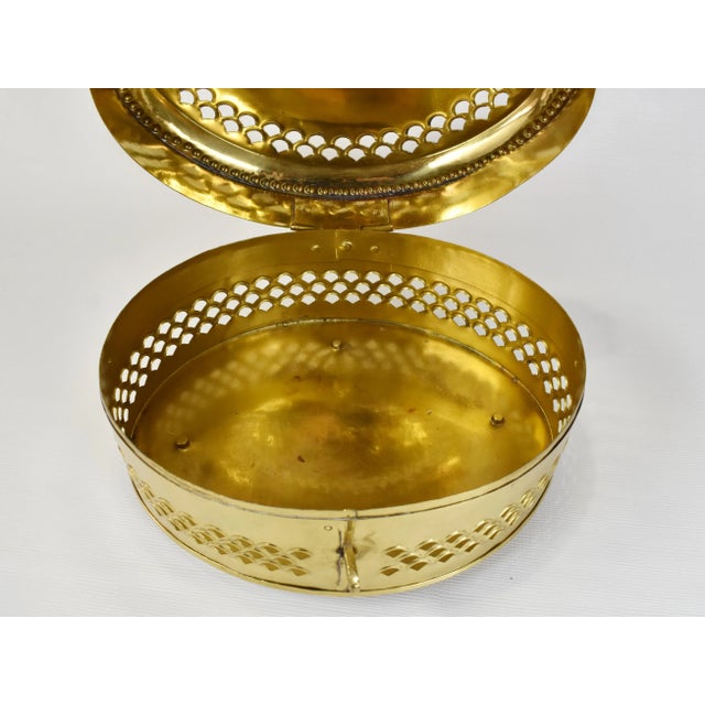 Early 20th Century Vintage Oval Brass Betle Nut Box Hinged Trinket Jewelry Box For Sale - Image 6 of 10