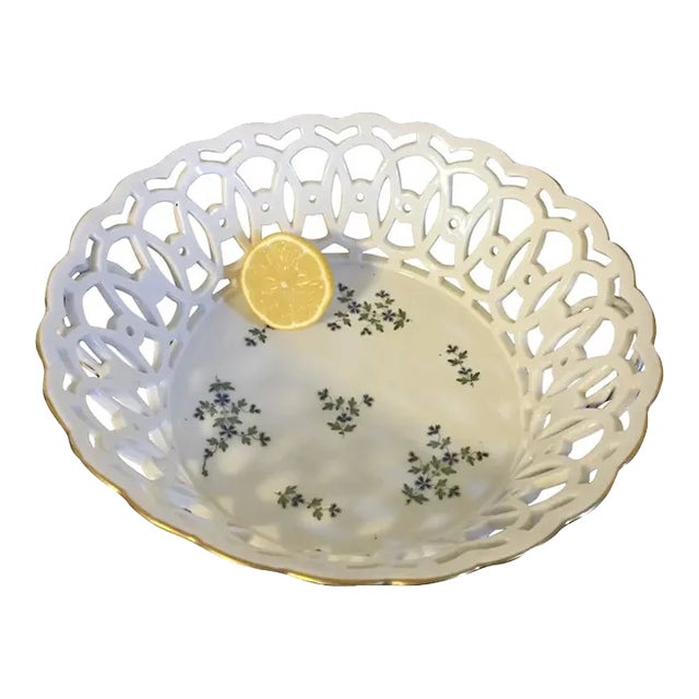 Antique 18th Century French Empire Dihl et Guerhard Porcelain Sprig Reticulated Corbeille For Sale