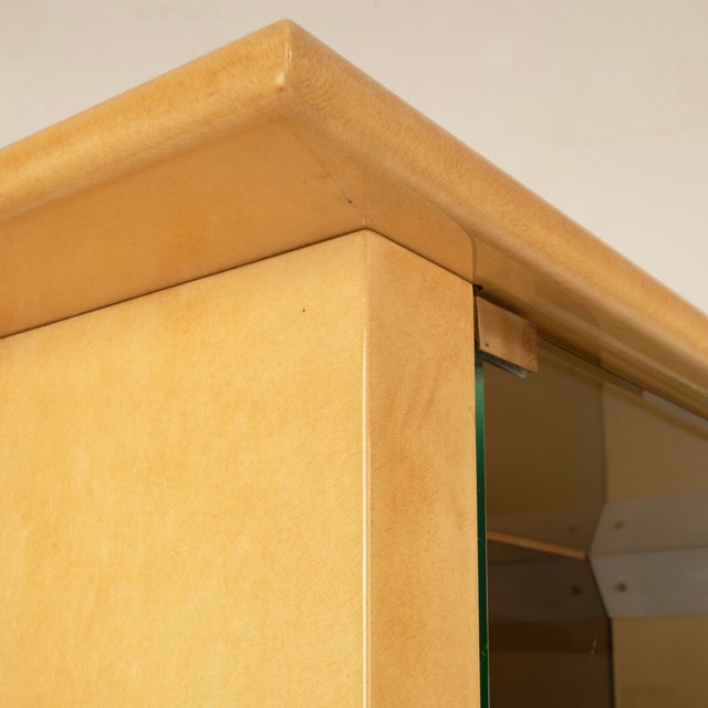 Beige Parchment Cabinet by Aldo Tura for Tura Milano, 1970s For Sale - Image 8 of 18