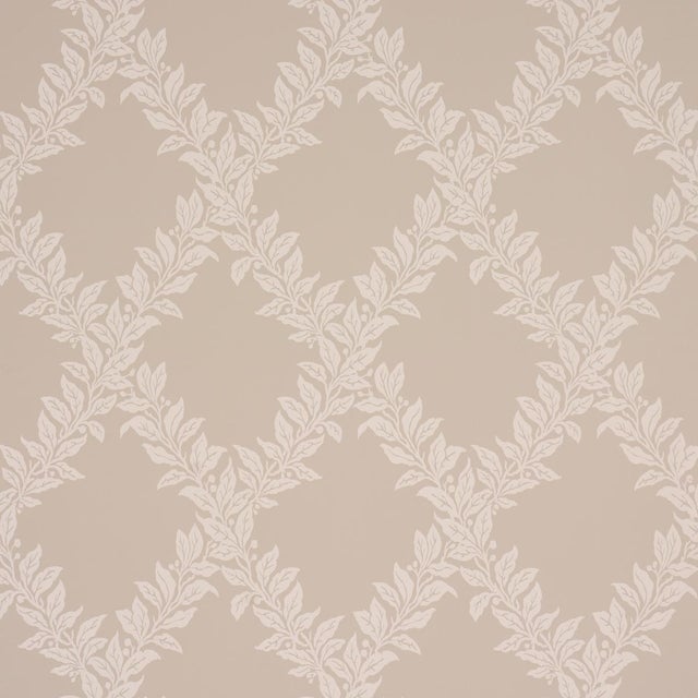 Sample - Schumacher Tyninghame Trellis Wallcovering In Neutral For Sale