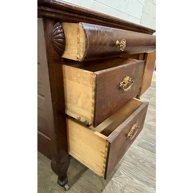 Brown Antique Victorian or Edwardian Quarter Sawn Tiger Oak Sideboard Buffet Console For Sale - Image 8 of 10