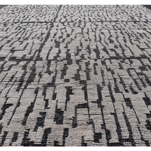 Moroccan Contemporary Abstract Rug in White and Black With All-Over Design. Keivan Woven Arts; rug MSE-12899 Country of...