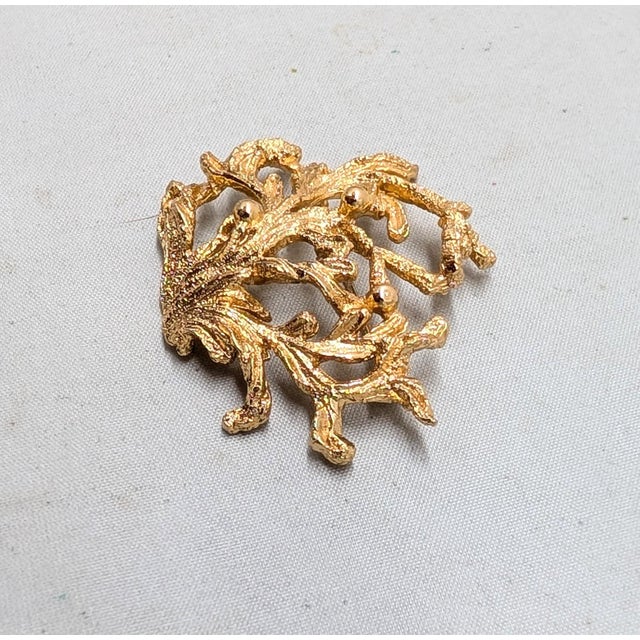 Mid-Century Modern Vintage 1970s Signed Napier Goldtone "Coral" Brooch For Sale - Image 3 of 7