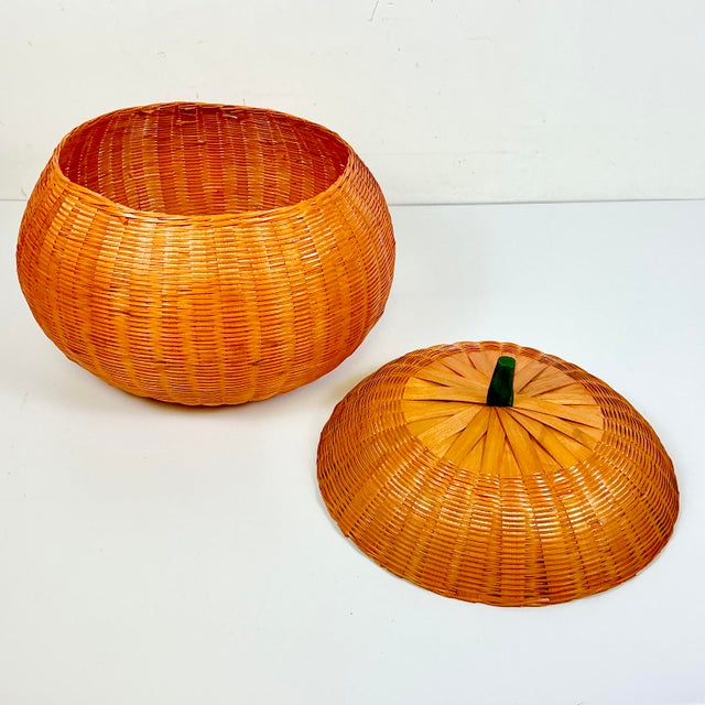1970s Vintage Boho Chic Americana Halloween Wicker Pumpkin Basket, Large Scale For Sale - Image 12 of 14