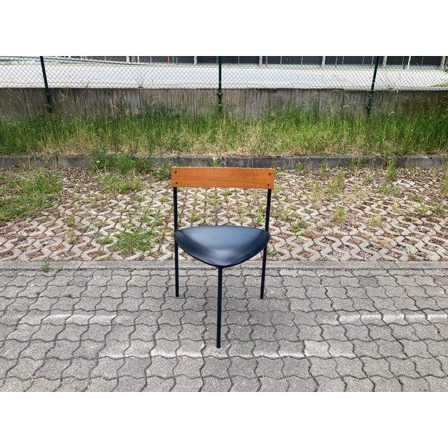 Iconic tripod chair designed by Günter Renkel for the “Rego Model” series. Recently professionally reupholstered in...