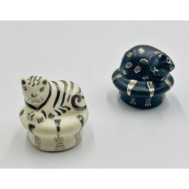 1980s 1980s Pure Silver & Porcelain Cat Salt and Pepper Set by Emilia Castillo For Sale - Image 5 of 18