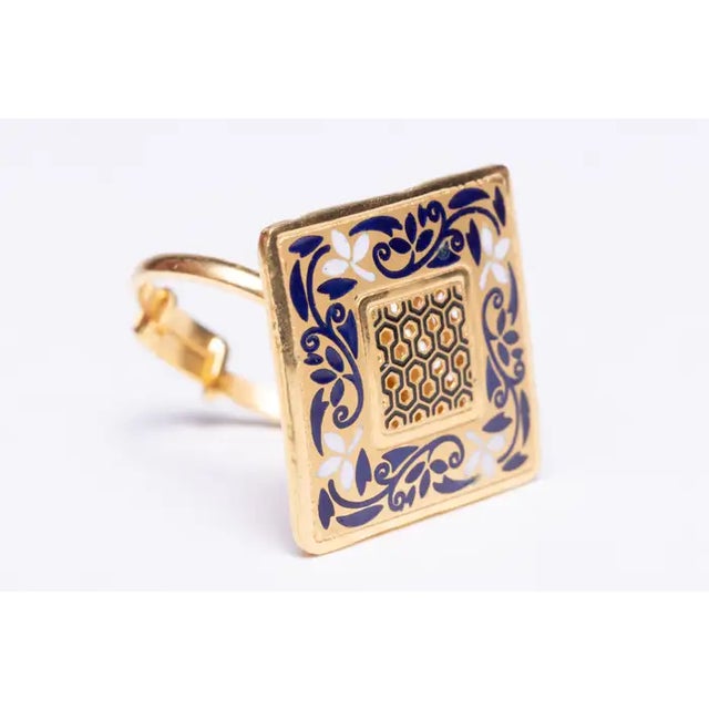 Contemporary Late 20th Century 18k Gold and Enamel Signet Ring, Size 6 For Sale - Image 3 of 4