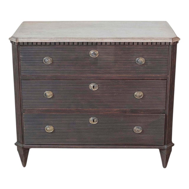 Mid 20th Century Swedish Gustavian-Inspired Three-Drawer Chest with Painted Top For Sale