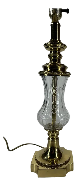Late 20th Century Table Lamp Traditional Neoclassical Brass and Hand Cut-Glass Vantage