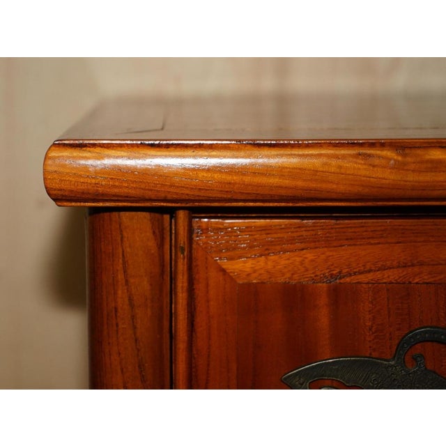 Chinese Elm Bedside Tables with Butterfly Handle, Set of 2 For Sale - Image 4 of 18