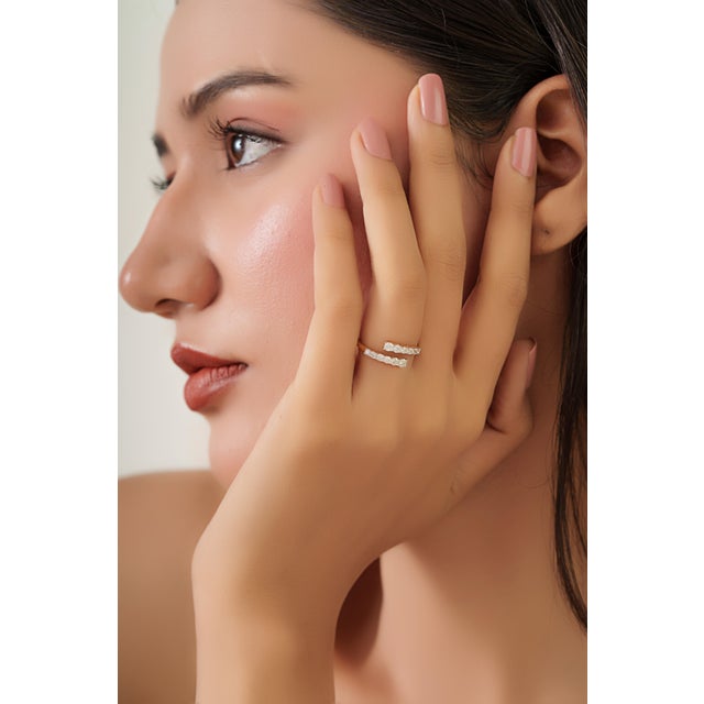 White 18k Yellow Gold Open Wrap Round Brilliant Diamond Bypass Ring Size 4 For Sale - Image 8 of 14