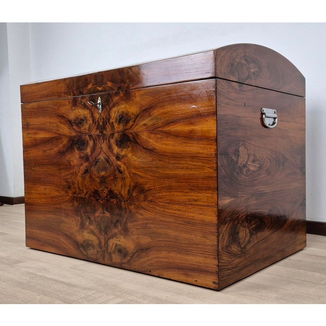 Elegant, refined, and rare Emilian Art Deco travel trunk from the Art Deco era entirely in walnut burl. Original period...