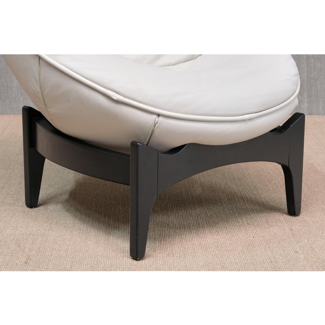 Oval White Leather Armchairs by Emiel Veranneman for de Sede, Switzerland, 1992, Set of 2 For Sale - Image 11 of 16