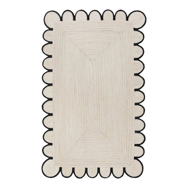 Black Scallop Edge With Solid White Jute Rug 5x7 Ft. For Sale