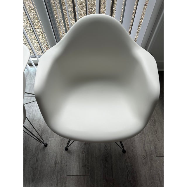 Authentic Herman Miller Eames Molded Plastic Armchairs (Pair) – White, Wire Eiffel Base For Sale In Philadelphia - Image 6 of 11