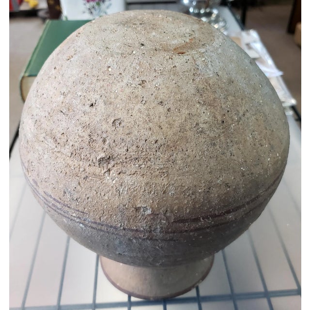 Circa 5th-7th Century Eastern Mediterranean Levatine Terracotta Slip Decorated Storage Jar With Loop Handles For Sale In New Orleans - Image 6 of 8