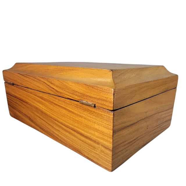 Traditional Late 19th Century Blonde Mahogany Lidded Box For Sale - Image 3 of 10