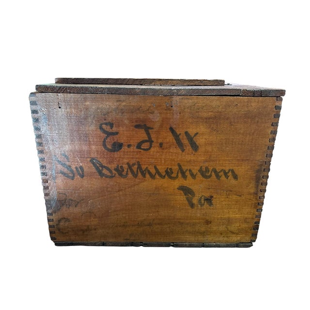 Mid 20th Century Antique Colonial Biscuit Company Philadelphia Wooden Advertising Crate With Original Lithograph Label For Sale - Image 5 of 11