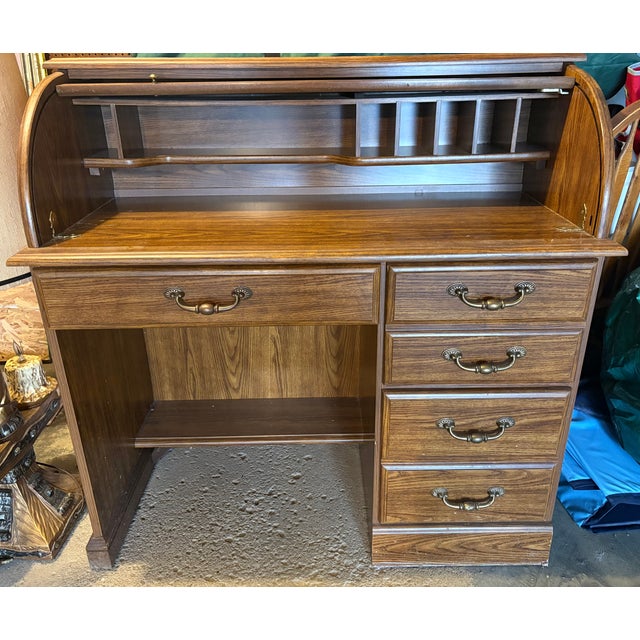 1970s Classic Oak Rolltop Desk For Sale In Pittsburgh - Image 6 of 8