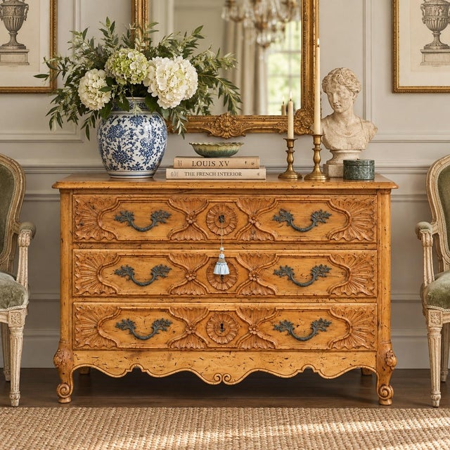 1950s Italian French Louis XV Style Carved Pine Chest / Commode For Sale - Image 4 of 10