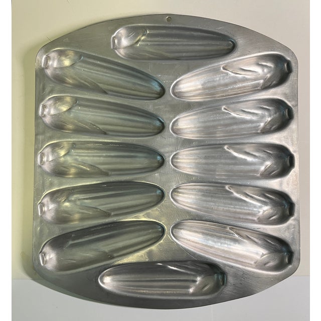 Marvelous mid-century American kitchenware, typically Nordic Ware brand, baking mold for baking decorative cornbread...