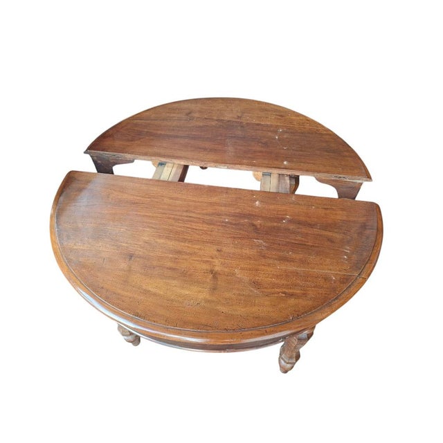 Antique Round Extendable Table in Wood, 1850, in Flawless conditions. Designed before 1890