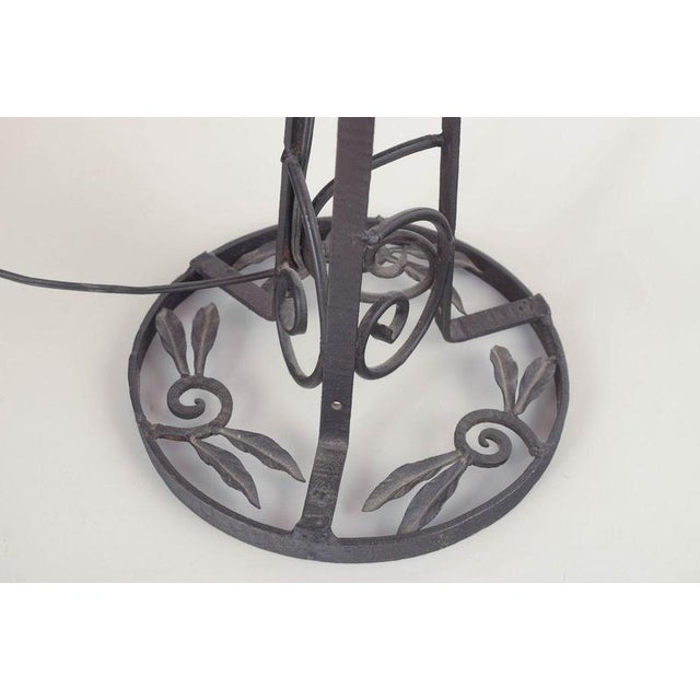 French Art Nouveau-Style Table Lamp in Cast Iron and Art Glass For Sale - Image 5 of 6