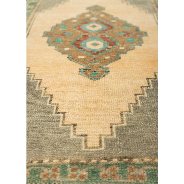 Turkish Turkish Mini Rug Oriental Hand Knotted Vintage Rug 1'7" x 2'7" #21268 For Sale - Image 3 of 8