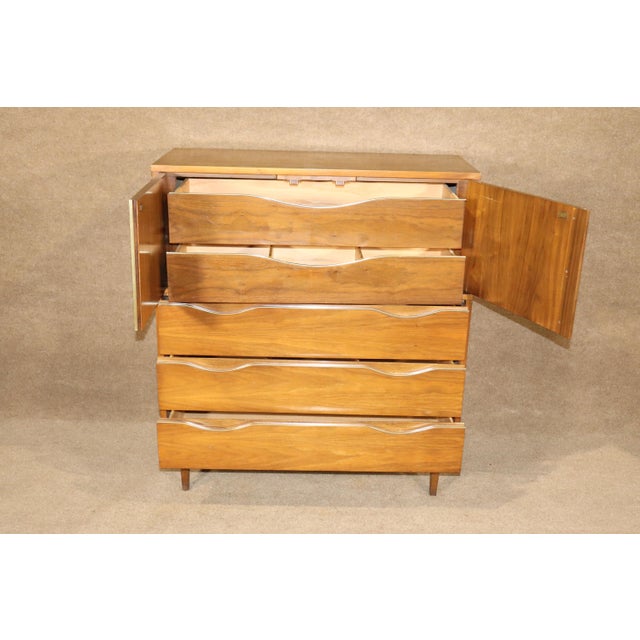 Mid-Century Modern Mid 20th Century American of Martinsville Bedroom Set - 6 Pieces For Sale - Image 3 of 8