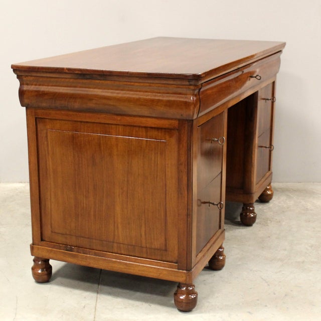 19th Century Italian Desk Table in Walnut For Sale - Image 4 of 15
