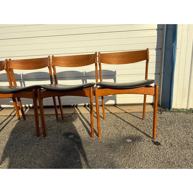 Erik Buch Set of 4 Mid-Century Dining Chairs Danish Modern Erik Buch Teak Dining Chairs For Sale - Image 4 of 12