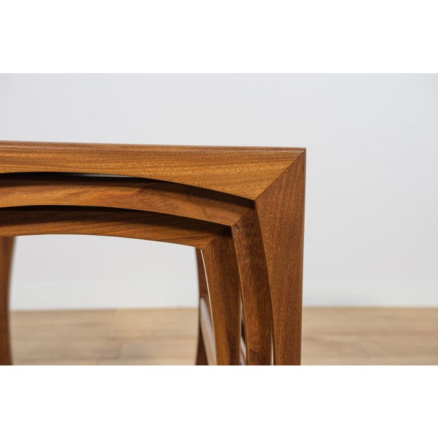 Brown Mid-Century Teak Nesting Tables by R. Benett for G-Plan, United Kingdom, 1970s, Set of 3 For Sale - Image 8 of 18