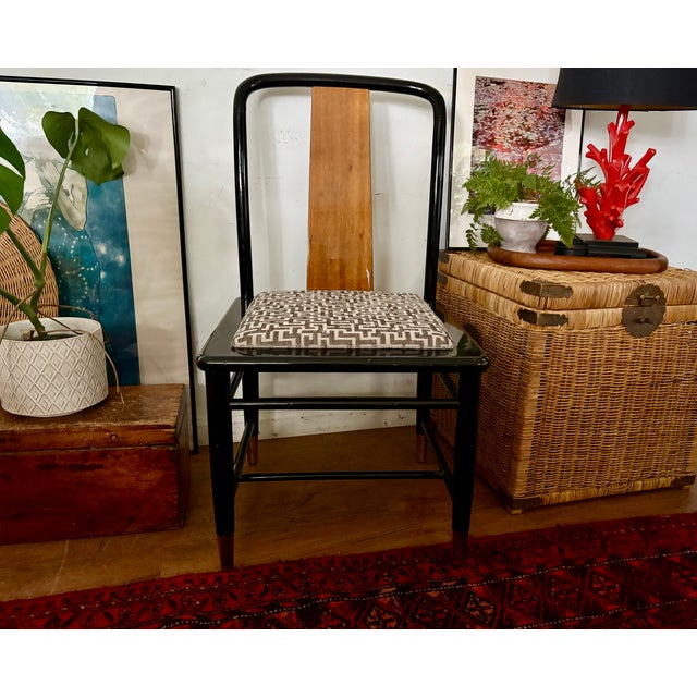 Henredon style dining chair set of 4. Made in Italy, these chairs are black lacquer, with gorgeous wood center accents....