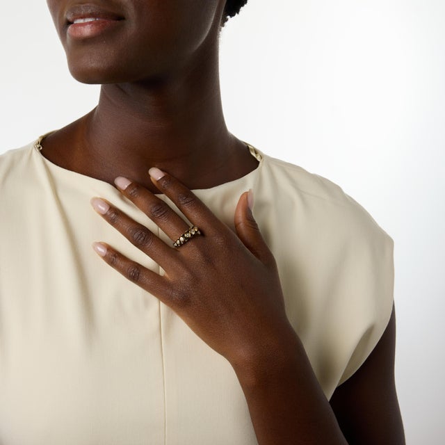 Early 21st Century Lugano 1.50 Carat Total Weight Diamond 18k Yellow Gold Ring, Size 7.75 For Sale - Image 5 of 6