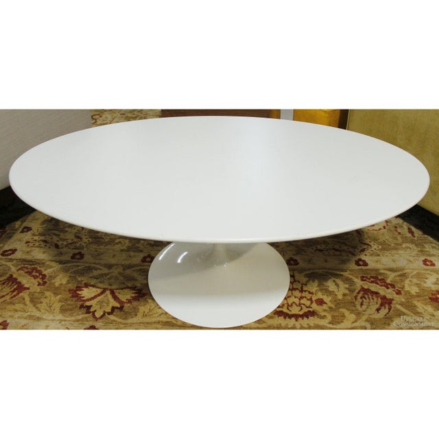 Modern Late 20th Century Knoll White 'Saarinen' Oval Coffee Table - White For Sale - Image 3 of 4