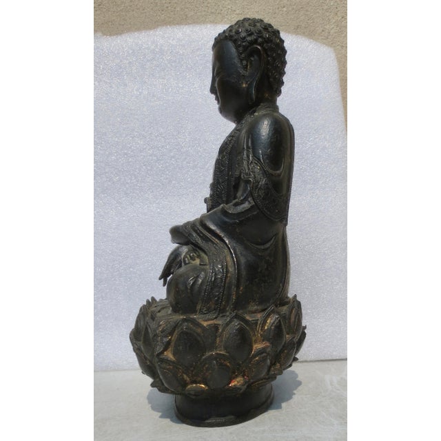 Chinese Antique Ming Bronze Seated Buddha Circa 16th-17th For Sale - Image 3 of 11