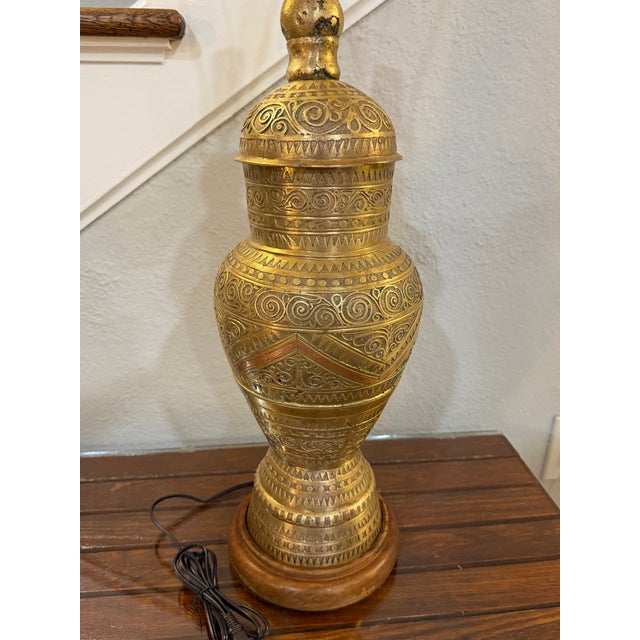 1940s Moroccan Tooled Brass Lamp With Copper and Wood Accents For Sale - Image 11 of 12